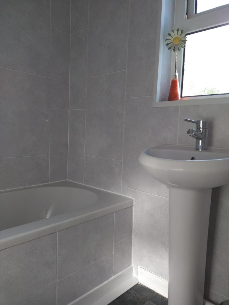 Very Central Location- Free Parking - 2 Bedrooms Belfast Ngoại thất bức ảnh